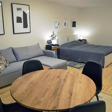 Centrally Located Cosy Studio